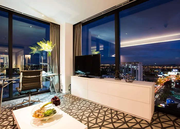Executive Upper Floors King Suite