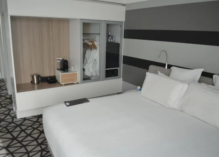 Superior  King Room Mobility accessible